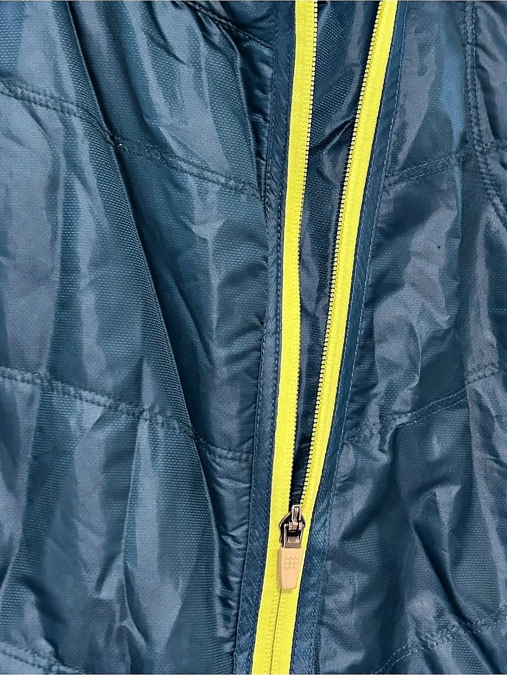 Title Nine Hooded Quilted Vest Medium Outdoors Hiking Camping Athleisure Travel